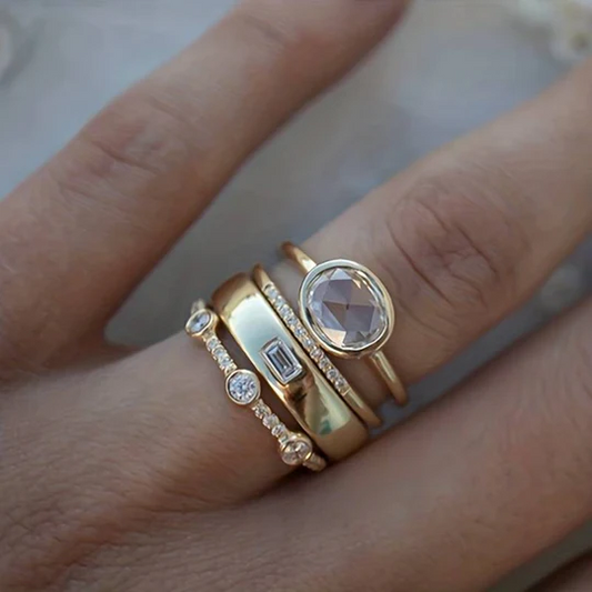 Ensemble de bagues vintage en or et zircone